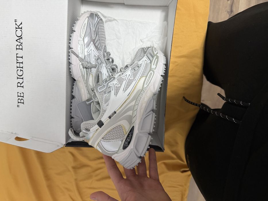 Off white adidasi noi