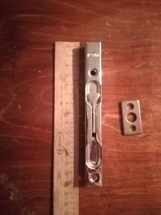 Шпингалет торцевой для двери.