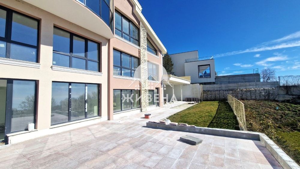 Нова триетажна къща в м-т Акчелар, град Варна