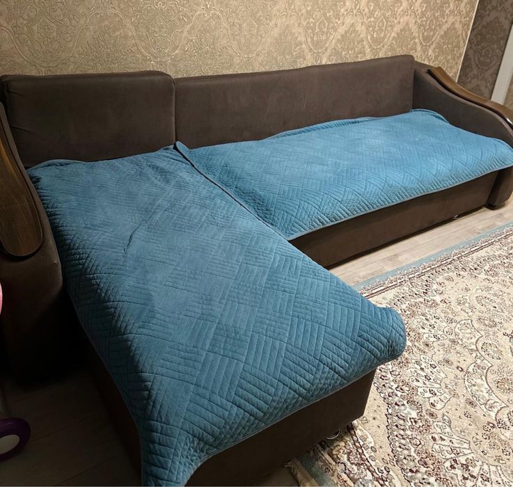 Продам диван расклодной 3*80