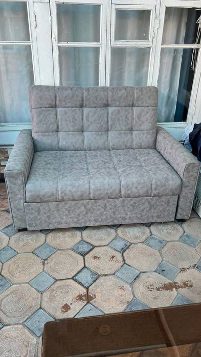 Кресло, диван сотилади срочно