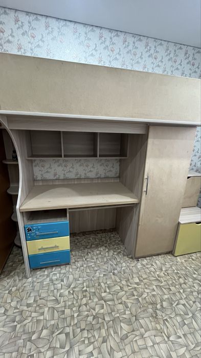 Продам детский ярусный уголок б/у