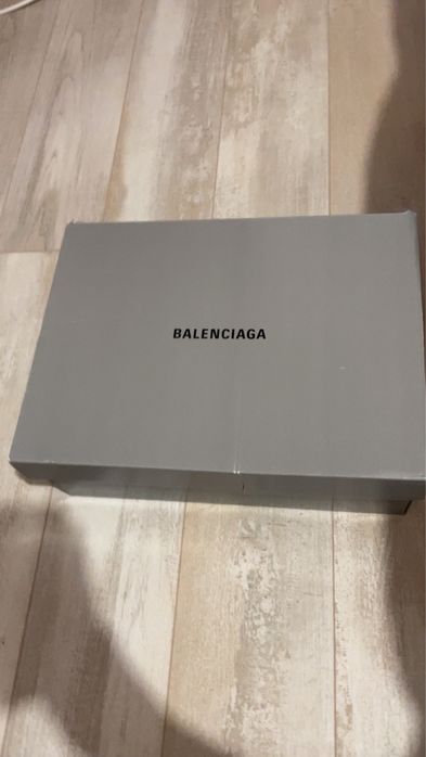 balenciaga track marime 41 ( recomandat pentru oameni care poarta 40)