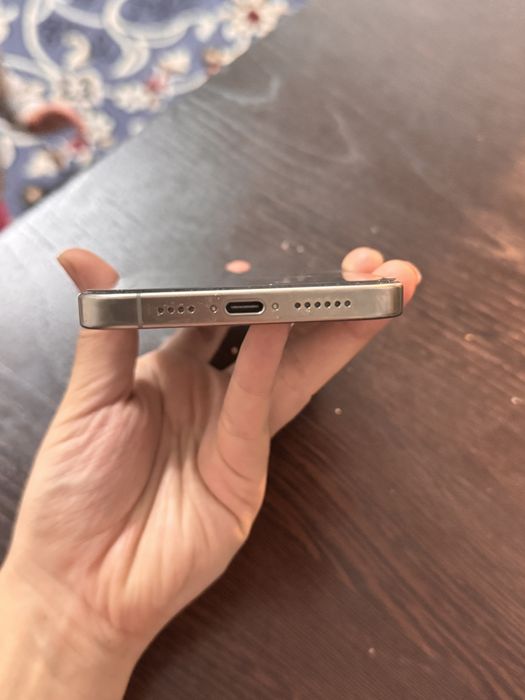 Продаю айфон 16про макс 256гб