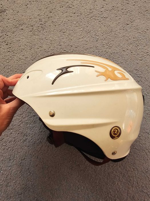 Дизайнерска каска ROSSINGNOL 58 см