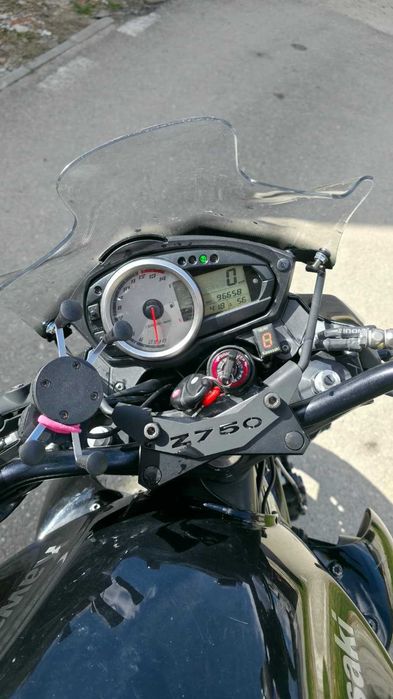 Kawasaki Z750 2009 Naked Bike (NU Honda, Yamaha, Suzuki, Aprilia A1,A2)