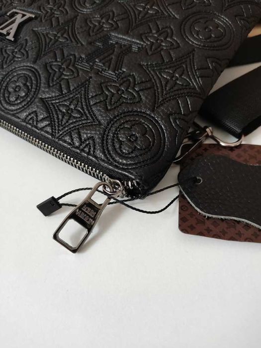 In stoc Louis Vuitton Portofel Geanta, piele 9706