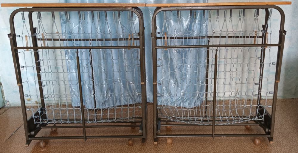 Кровать железная складная времен СССР