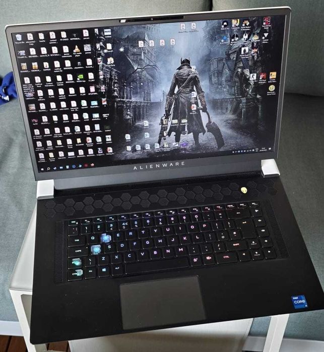 Laptop pentru gaming sau editare video Alienware X17 R1 32GB DDR4 3200MHz Nvidia RTX 3070 8GB I7-11800H 2.30 GHz 165Hz