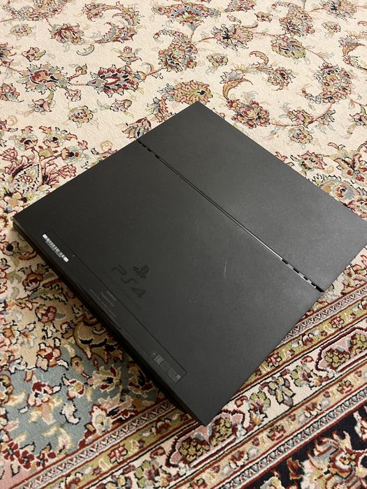 Игровая приставка Sony PlayStation 4