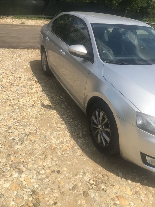 Vând skoda octavia 3