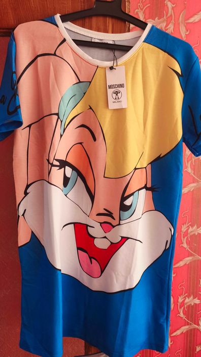 Нова памучна шаренка рокля (туника) на Moshino.