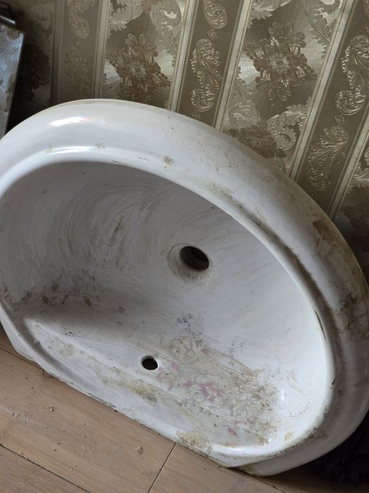 Продаеться раковина тюльпан