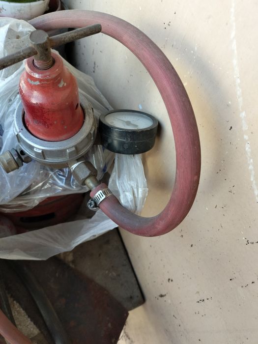 Продам кислородный баллон