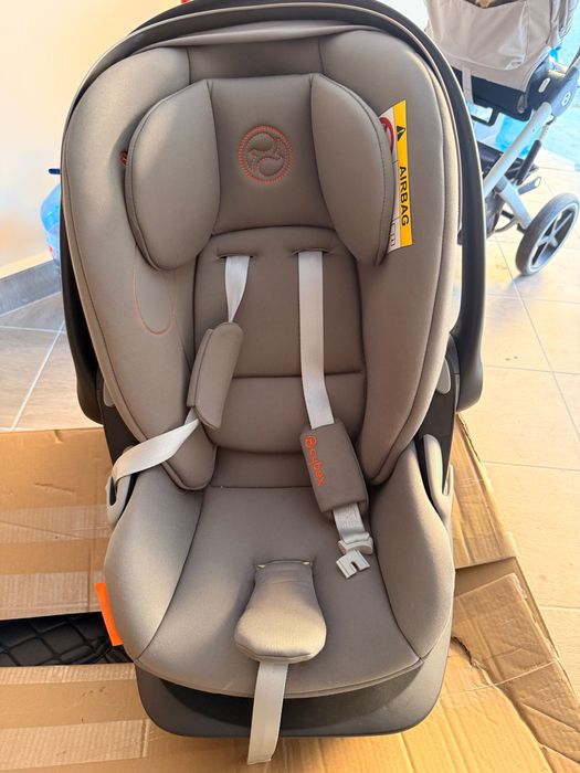 Столче за кола + база + адаптери за количка Cybex G I-size