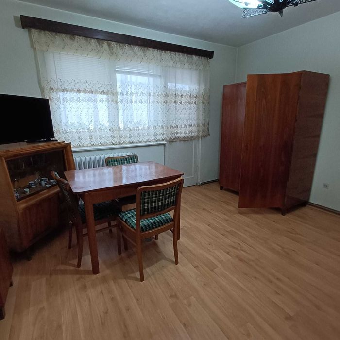 Închiriez apartament 2 camere, etaj 1, Bd. Nicolae Bălcescu (Deva)