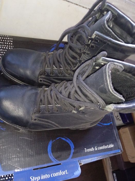 Срочно продам военные берцы