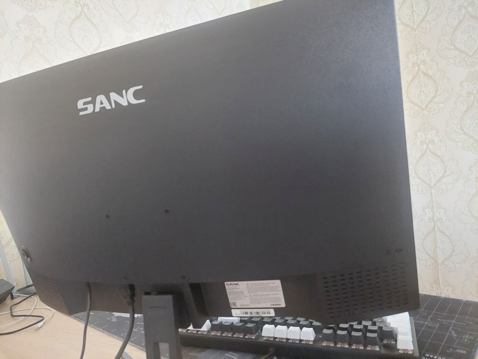 Монитор в идеальным состоянии