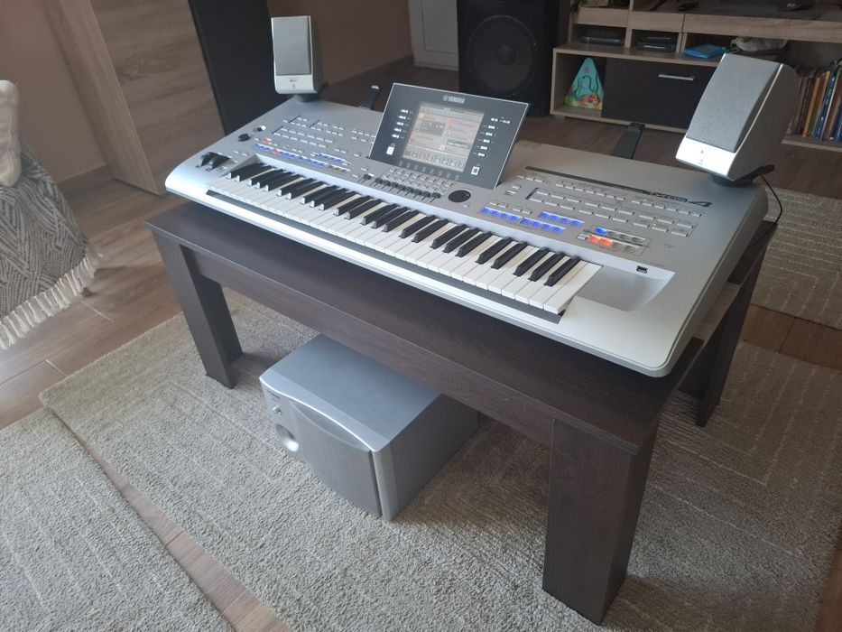Vand Yamaha Tyros 4