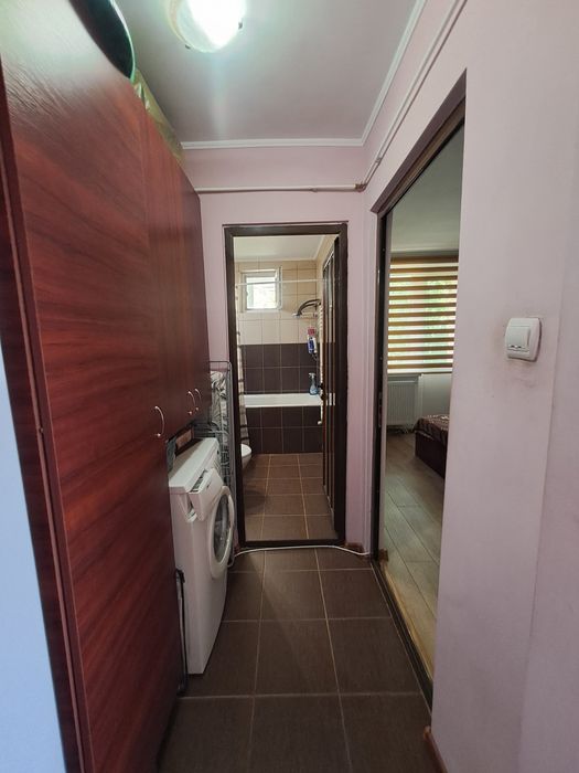 Apartament cu 2 camere de vânzare – zonă ultracentrală, renovat, Drăgășani