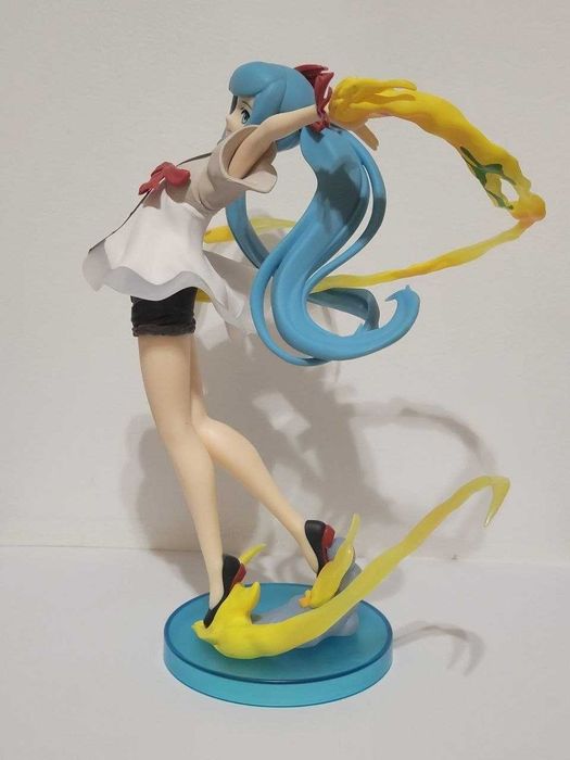 A Hatsune Miku figure new