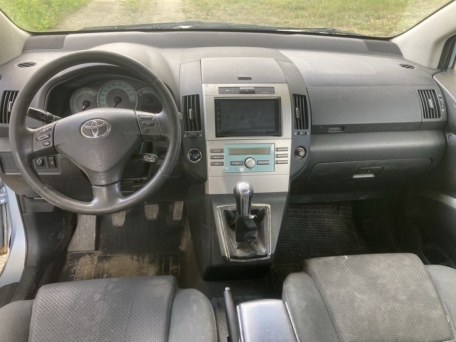Тойота корола версо/toyota corolla verso 2.0D4D 116кс 04-06г