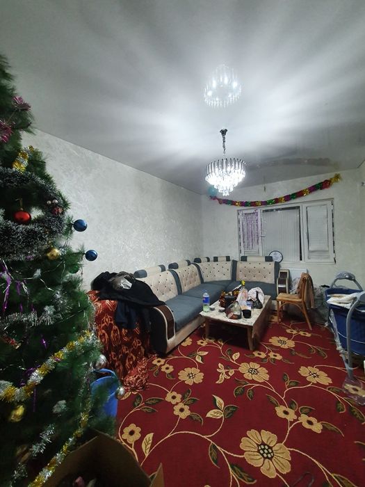 Hovli sotiladi 4 sutq