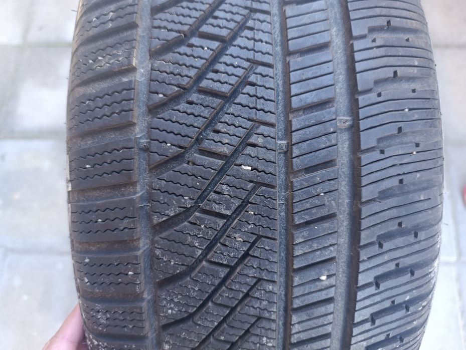 Зимни гуми 245/45 R18