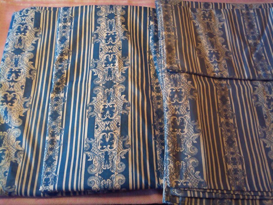 постельное  бельё-- 1.5 сп,   б/у