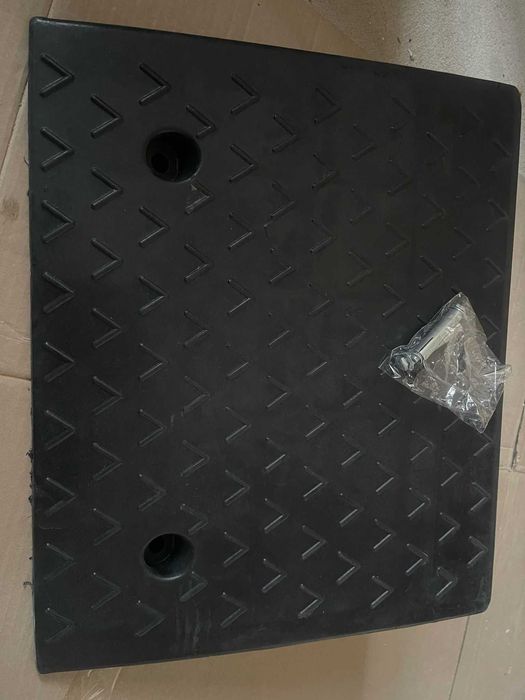 Rampa auto cauciuc 47.5X40 cm, capacitate 15 tone, antiderapantă