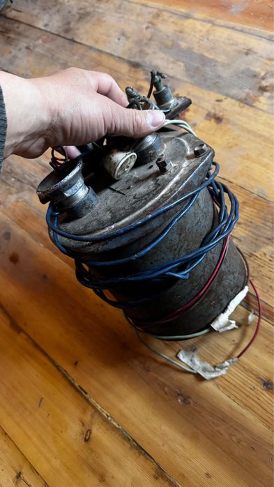 Зарядчик аккумлятора