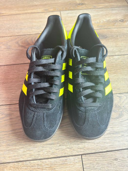 Кецове / Маратонки Adidas Gazelle EU 42 / US 8.5 – като нови, носени 1 път, с кутия