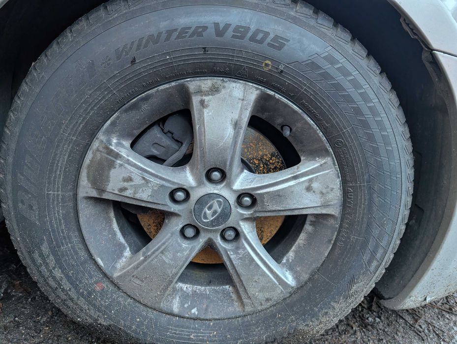 Карани 3 дена 205/70/15 Yokohama V905 BLUEAR 96T