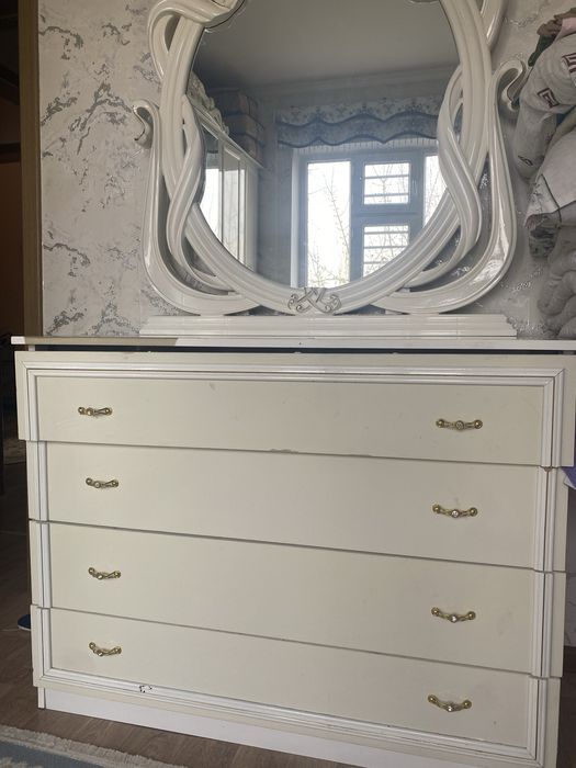 Комод с зеркало пр-ся