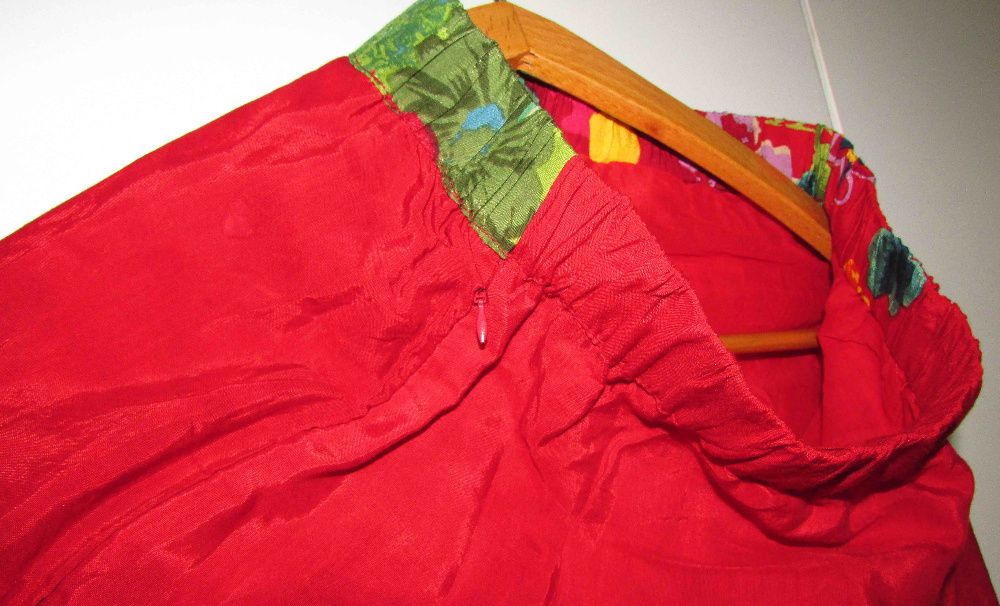 дълга червена пола размер S