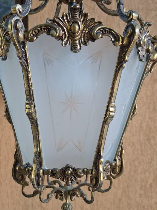 Candelabru bronz, sticla gravata