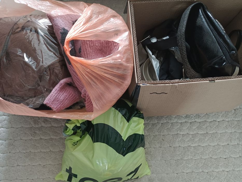 Отдам бесплатно вещи