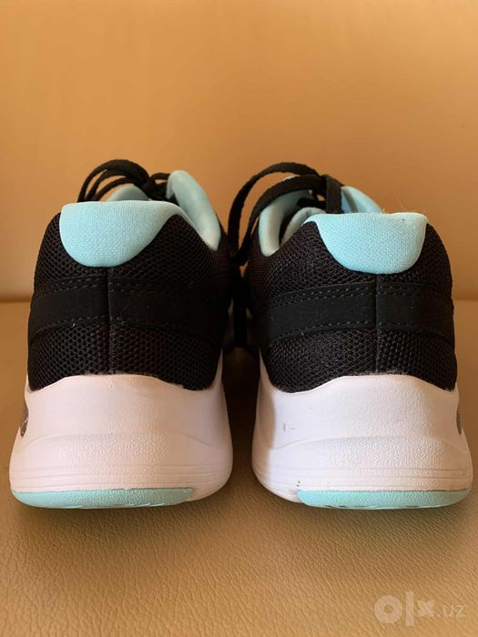 Кроссовки «SKECHERS» 40-размера / оригинал / ВЬЕТНАМ  / б/у, но в