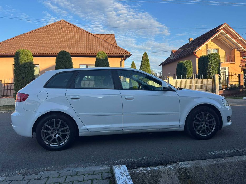 AUDI A3 Sportback 2010 — imagine 3