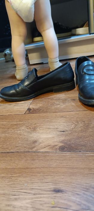 Стильные черные лоферы