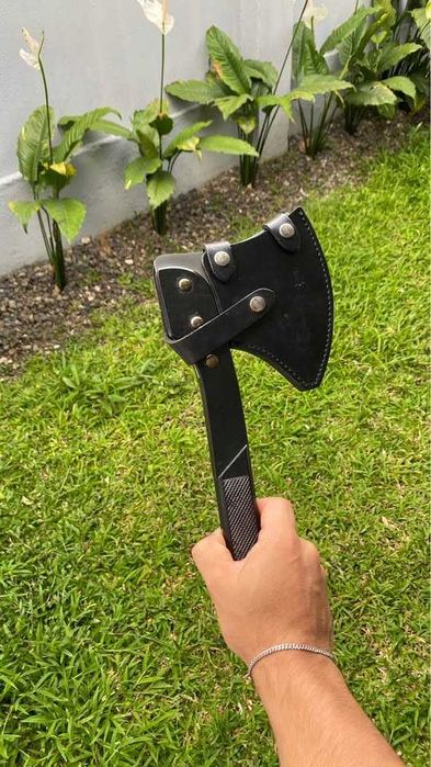 Испанска брадвичка MUELA HA-W с кожен калъф Брадва за туризъм