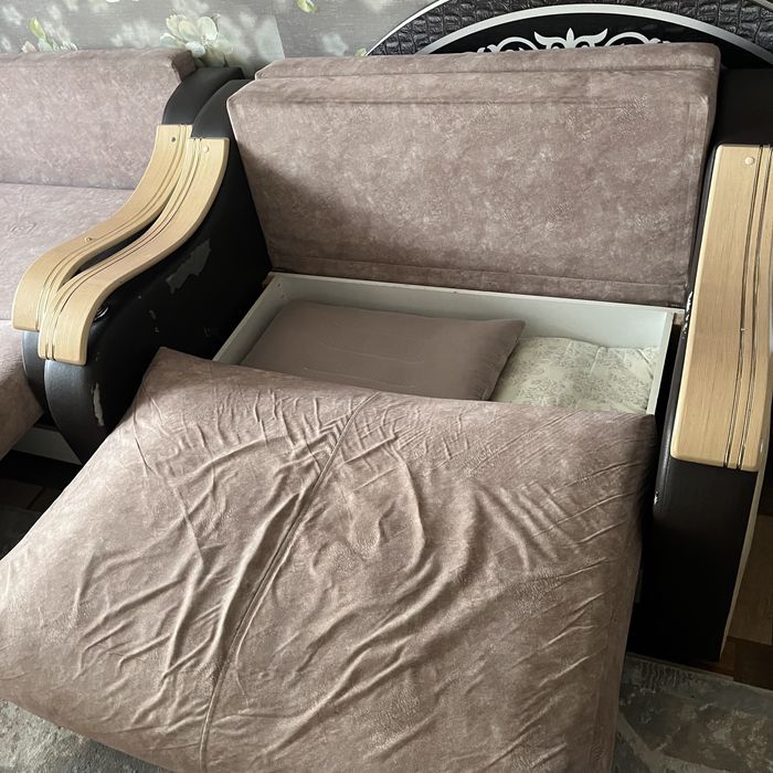 Продам 2 дивана с подушками