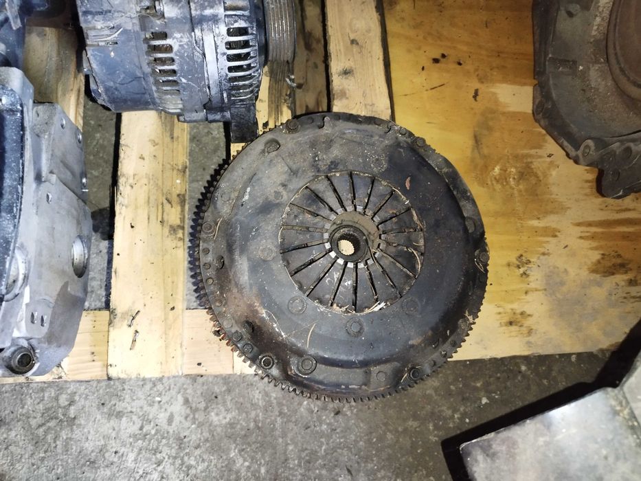 Олекотен маховик и съединител за 2.8 ВР6