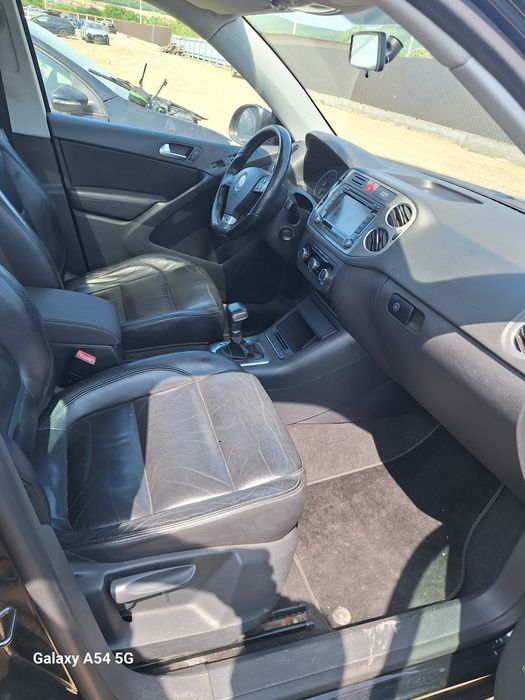 Dezmembrez VW Tiguan R-line 2010 2.0 tfsi CAW cod culoare LC9X