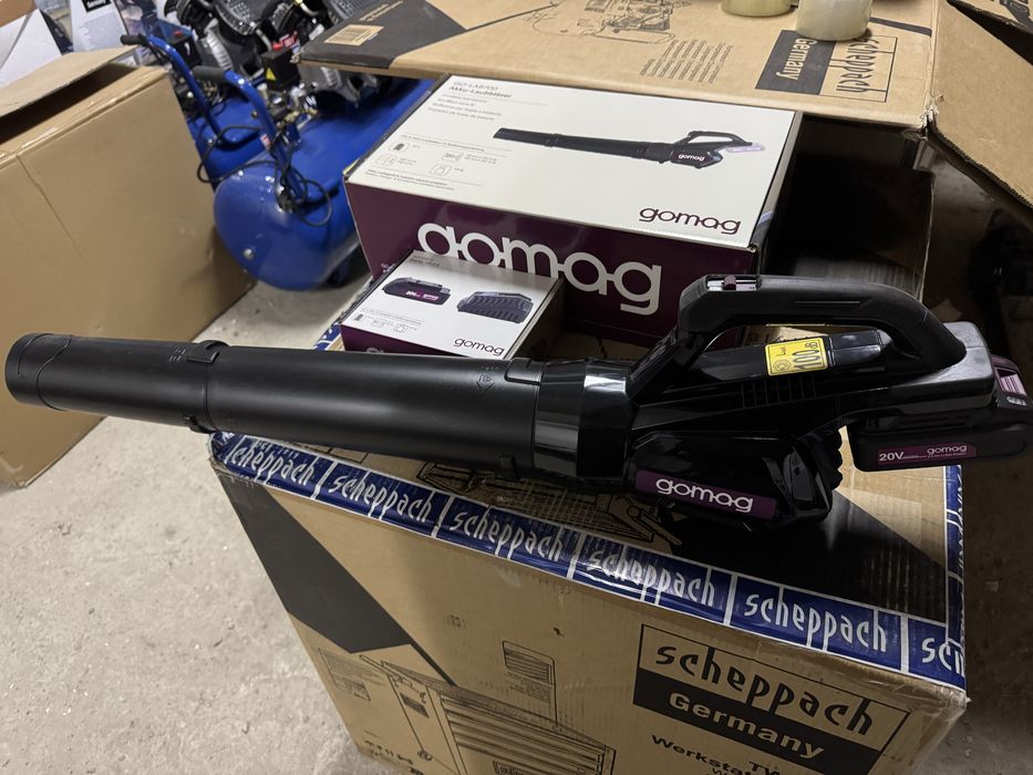 Suflanta pe acumulator frunze ,resturi vegetale