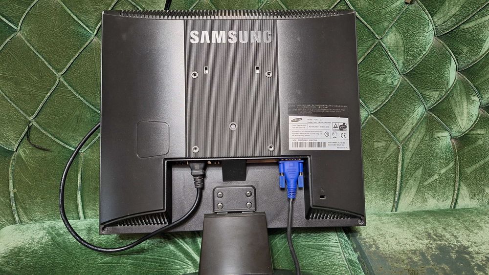 Монитор samsung 17" 713n с коробкой