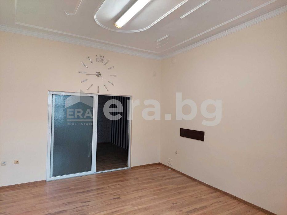 Дава се под наем Офис в Варна, Център - 75 кв.м за 700 € - Снимка #3