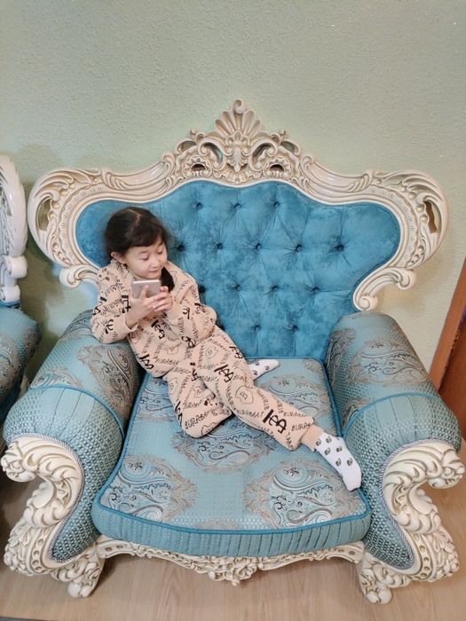 Продам диван Царский