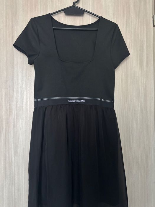 Рокля с изрязан гръб - Calvin Klein