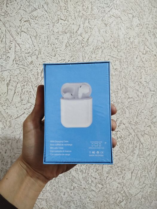 Беспроводные наушники новые 2шт за одну цену